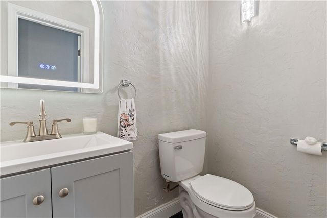 31 Harrison St, Crafton, PA 15205