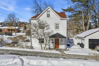 31 Harrison St, Crafton, PA 15205