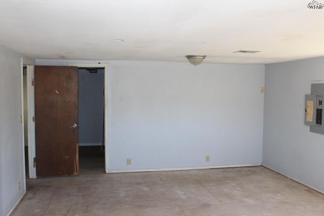 5817 FM 1206, Iowa Park, TX 76367