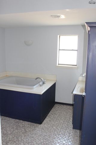 5817 FM 1206, Iowa Park, TX 76367