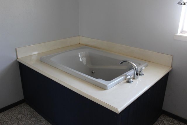 5817 FM 1206, Iowa Park, TX 76367