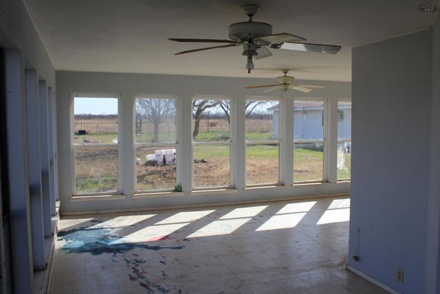 5817 FM 1206, Iowa Park, TX 76367