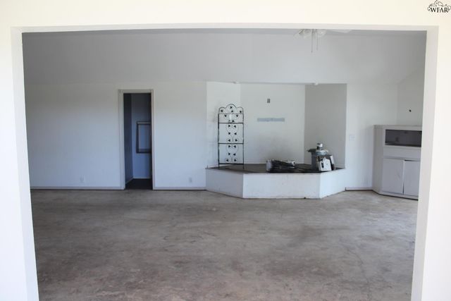 5817 FM 1206, Iowa Park, TX 76367