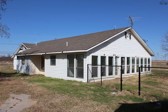 5817 FM 1206, Iowa Park, TX 76367