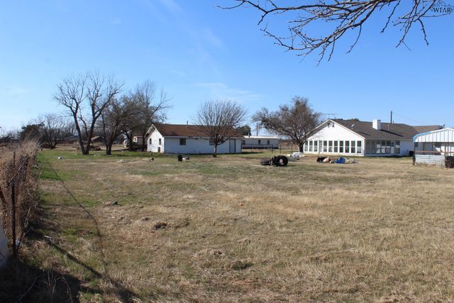 5817 FM 1206, Iowa Park, TX 76367