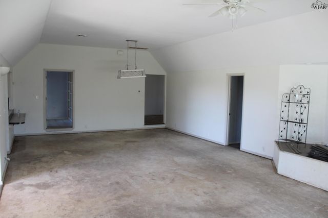 5817 FM 1206, Iowa Park, TX 76367