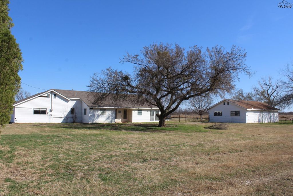 5817 FM 1206, Iowa Park, TX 76367