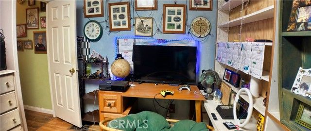 10975 Decker, Oak Hills, CA 92344