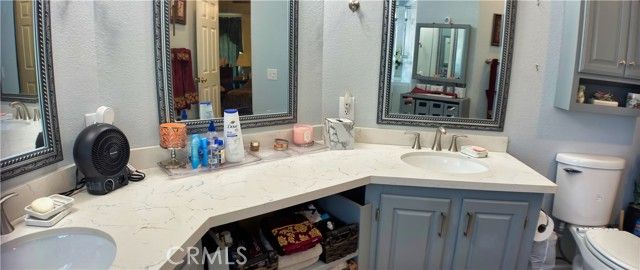 10975 Decker, Oak Hills, CA 92344