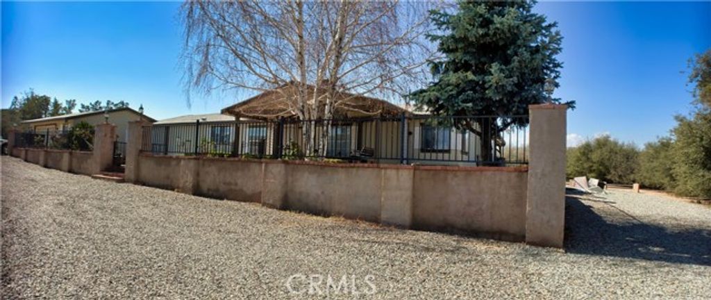 10975 Decker, Oak Hills, CA 92344