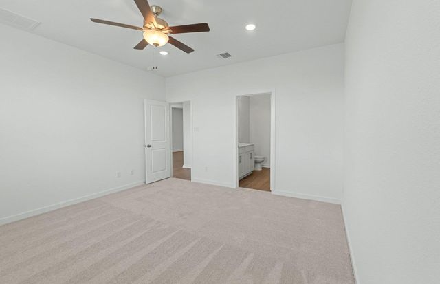 148 Green Berets BND, Jarrell, TX 76537
