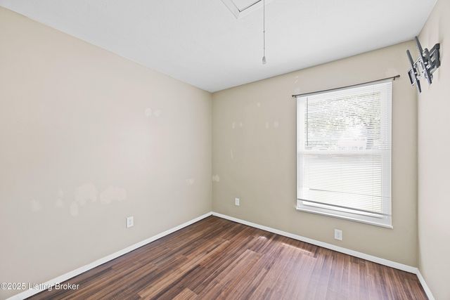 7520 Blue Wing Dr, Louisville, KY 40258