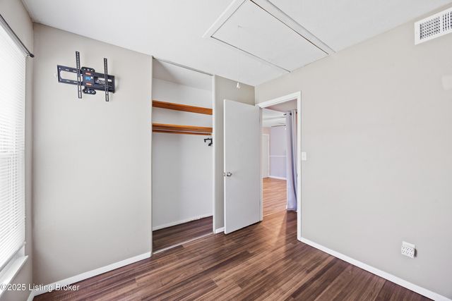 7520 Blue Wing Dr, Louisville, KY 40258