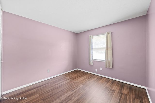 7520 Blue Wing Dr, Louisville, KY 40258