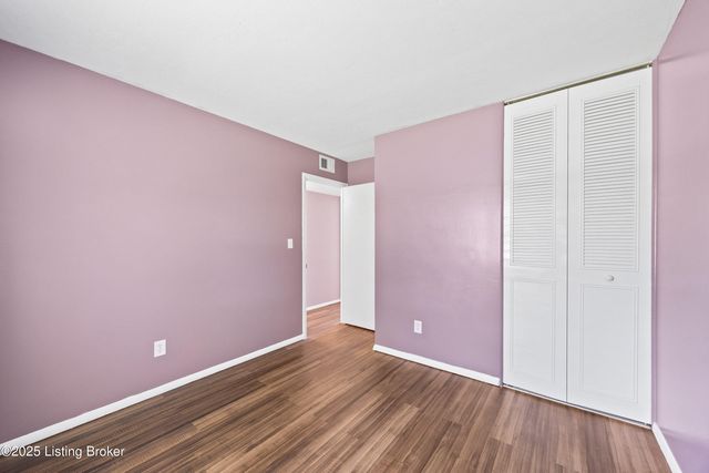 7520 Blue Wing Dr, Louisville, KY 40258