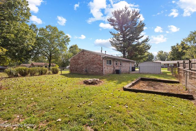 7520 Blue Wing Dr, Louisville, KY 40258