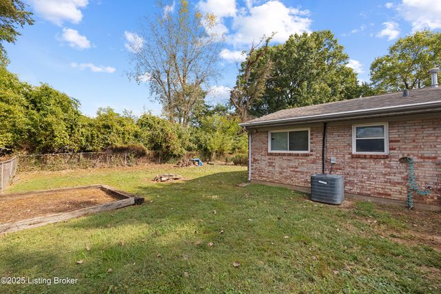 7520 Blue Wing Dr, Louisville, KY 40258