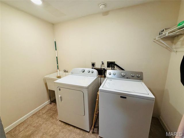 34113 Canoe Court, Brighton, IL 62012