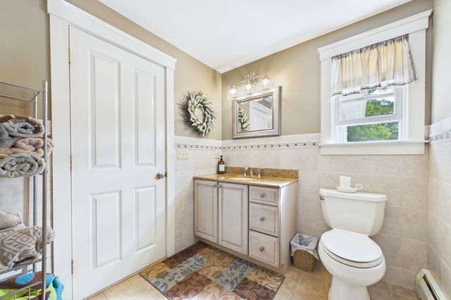 555 Sharps Lot Rd, Swansea, MA 02777