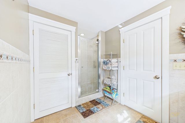 555 Sharps Lot Rd, Swansea, MA 02777