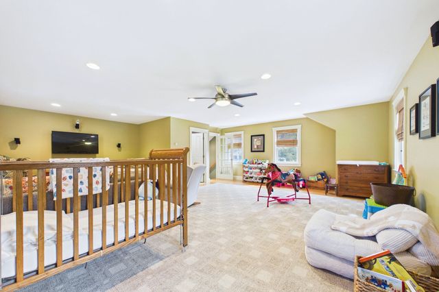 555 Sharps Lot Rd, Swansea, MA 02777