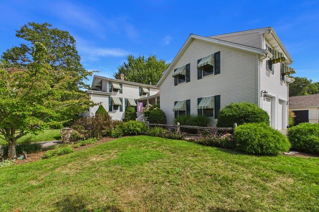 555 Sharps Lot Rd, Swansea, MA 02777