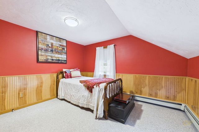 555 Sharps Lot Rd, Swansea, MA 02777