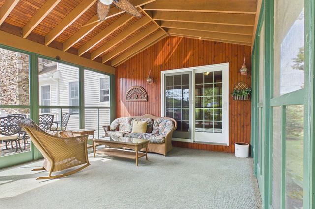 555 Sharps Lot Rd, Swansea, MA 02777