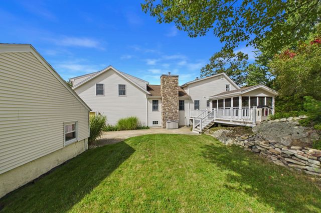 555 Sharps Lot Rd, Swansea, MA 02777