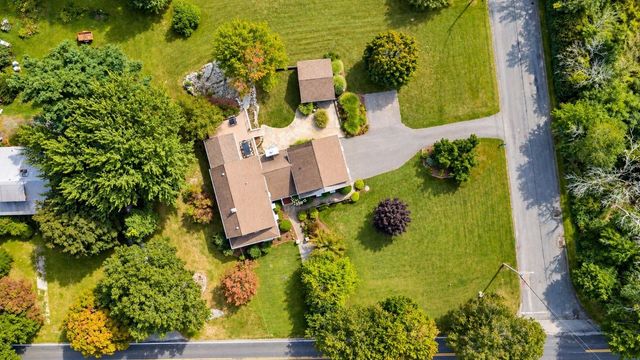 555 Sharps Lot Rd, Swansea, MA 02777