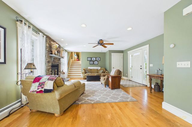 555 Sharps Lot Rd, Swansea, MA 02777