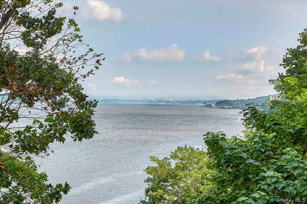 709 Warburton Avenue 2F, Yonkers, NY 10701 — photo 5