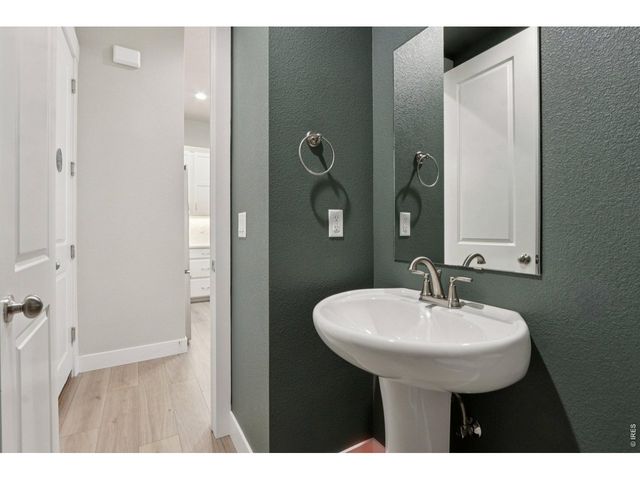176 High Point Dr, Longmont, CO 80504