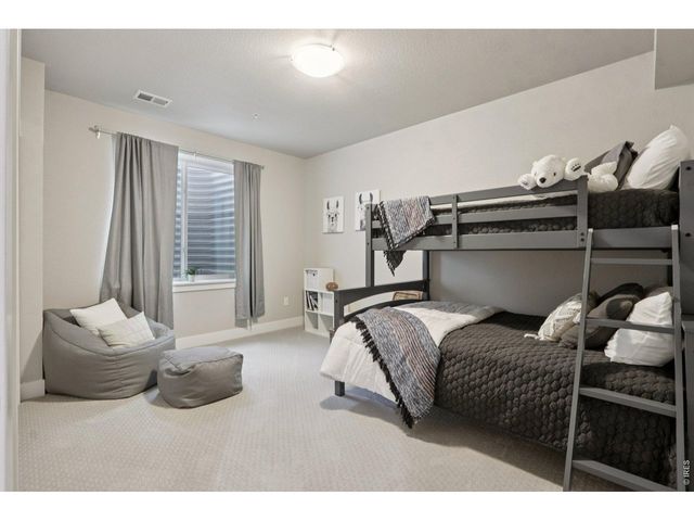 176 High Point Dr, Longmont, CO 80504