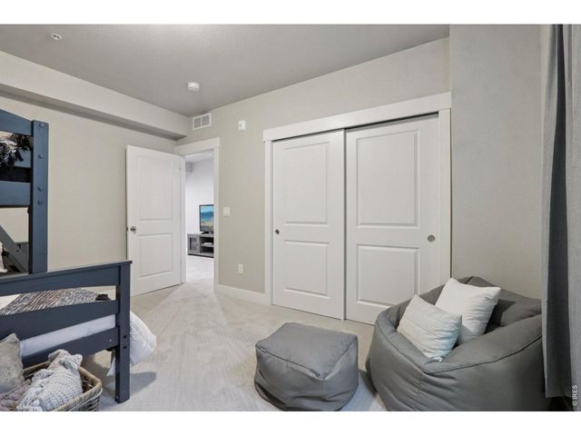 176 High Point Dr, Longmont, CO 80504