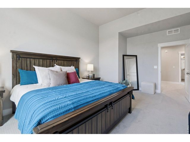 176 High Point Dr, Longmont, CO 80504