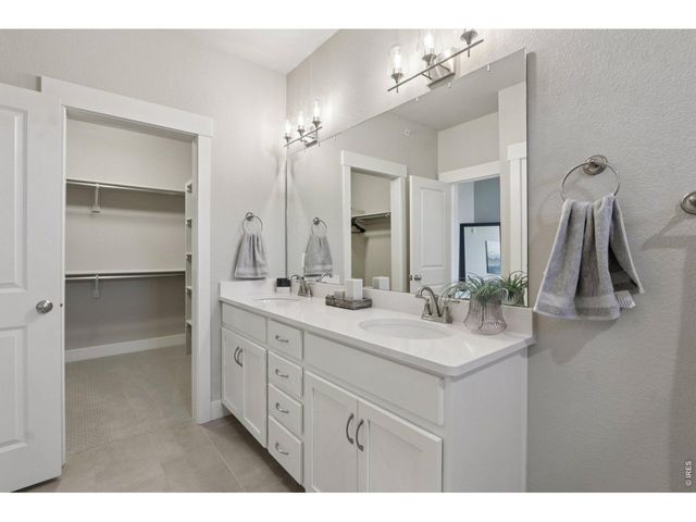 176 High Point Dr, Longmont, CO 80504