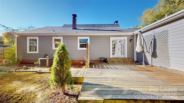 1412 N Sharon Amity Road, Charlotte, NC 28211