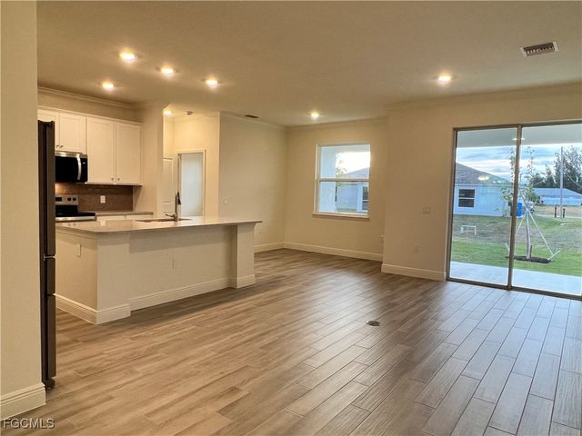 1232 NW 21st PL, Cape Coral, FL 33993