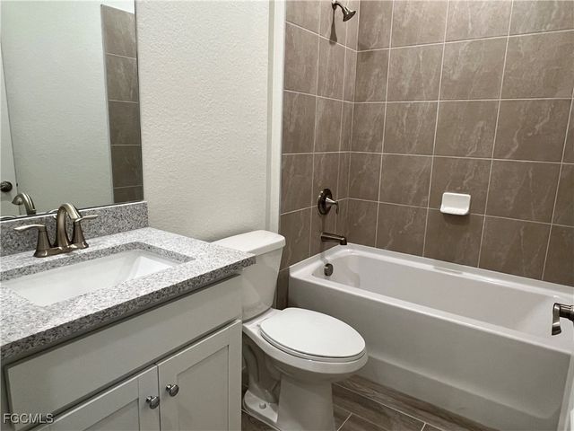 1232 NW 21st PL, Cape Coral, FL 33993