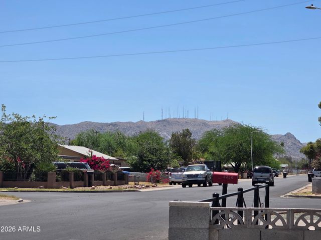 5244 S MONTEZUMA Street, Phoenix, AZ 85041