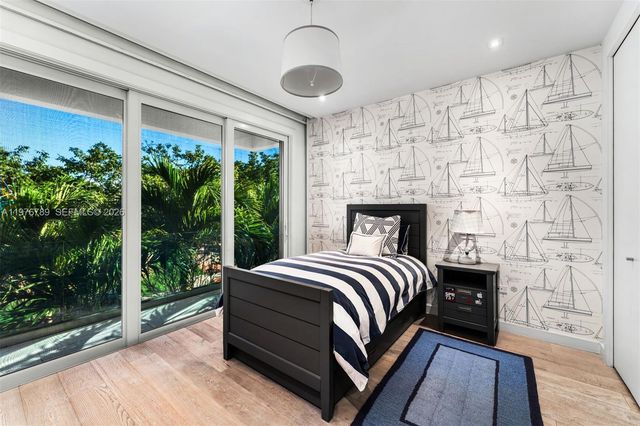 741 Harbor Dr, Key Biscayne, FL 33149