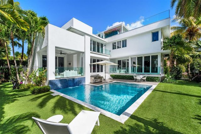 741 Harbor Dr, Key Biscayne, FL 33149