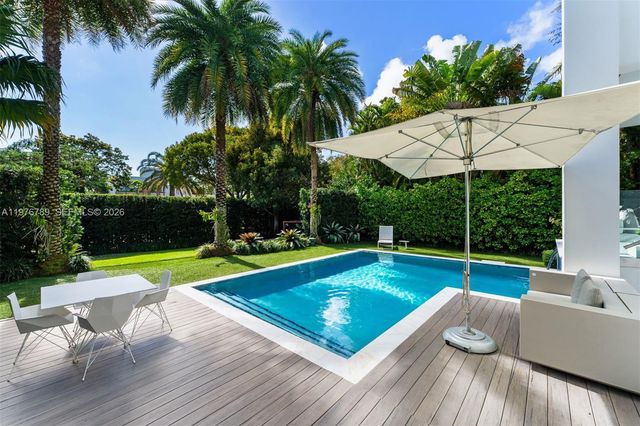 741 Harbor Dr, Key Biscayne, FL 33149