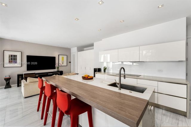 741 Harbor Dr, Key Biscayne, FL 33149