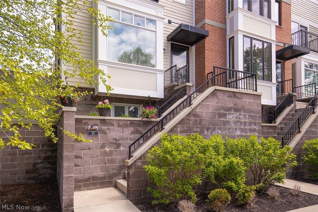 29 Atterbury Boulevard, Hudson, OH 44236