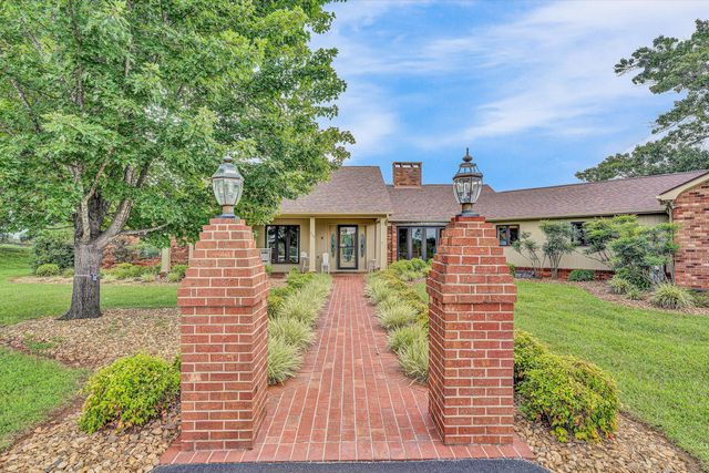 270 Parkside LN, Rocky Mount, VA 24151