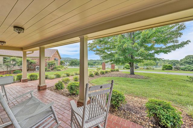 270 Parkside LN, Rocky Mount, VA 24151