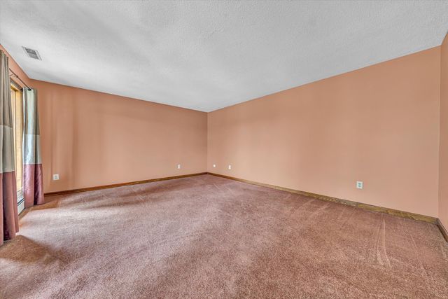 270 Parkside LN, Rocky Mount, VA 24151