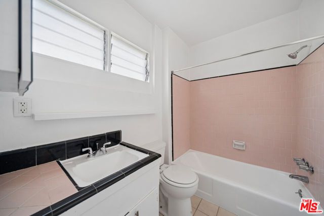 1027 N Edinburgh Avenue 8, West Hollywood, CA 90046